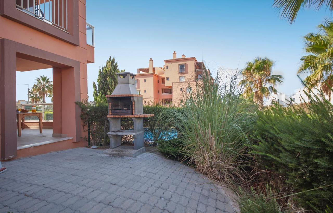 B02 - Fantastic Apartment With Pool Portimão Eksteriør bilde