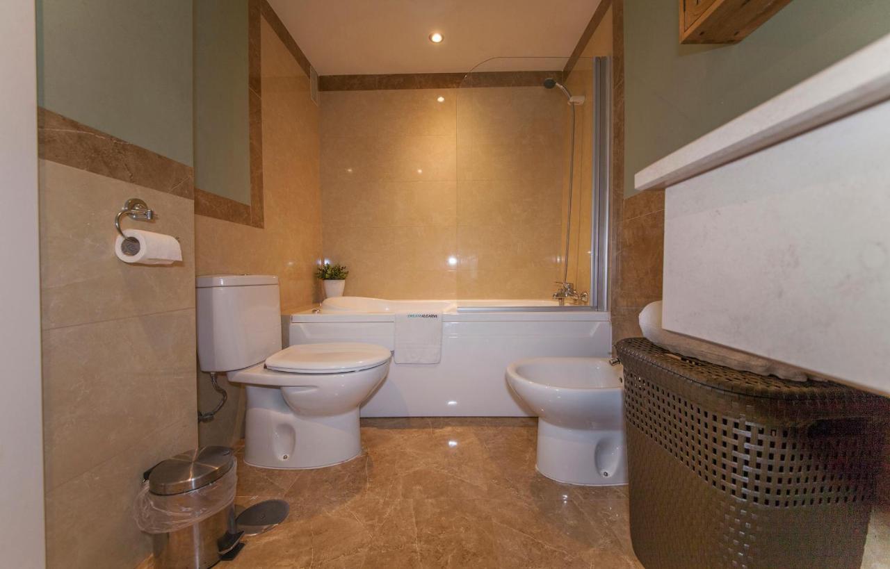 B02 - Fantastic Apartment With Pool Portimão Eksteriør bilde